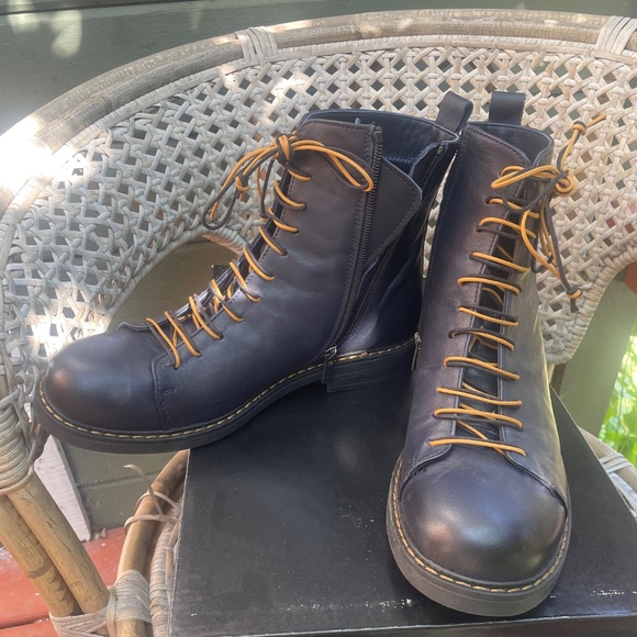 House of Bruar Leather Ankle Boots - Picture 3 of 5